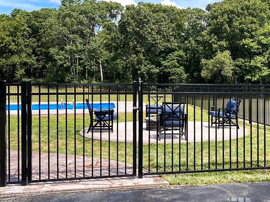 Aluminum pool fencing in Middleborough Massachusetts