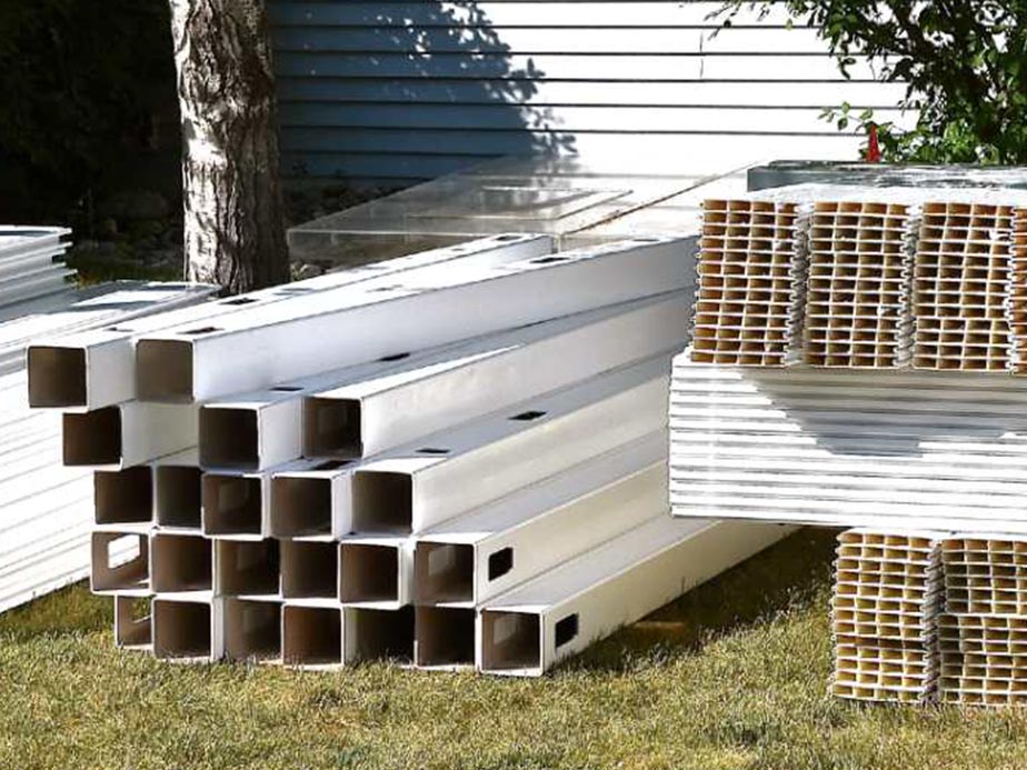 DIY Vinyl fence material sales company in the Middleborough MA area.