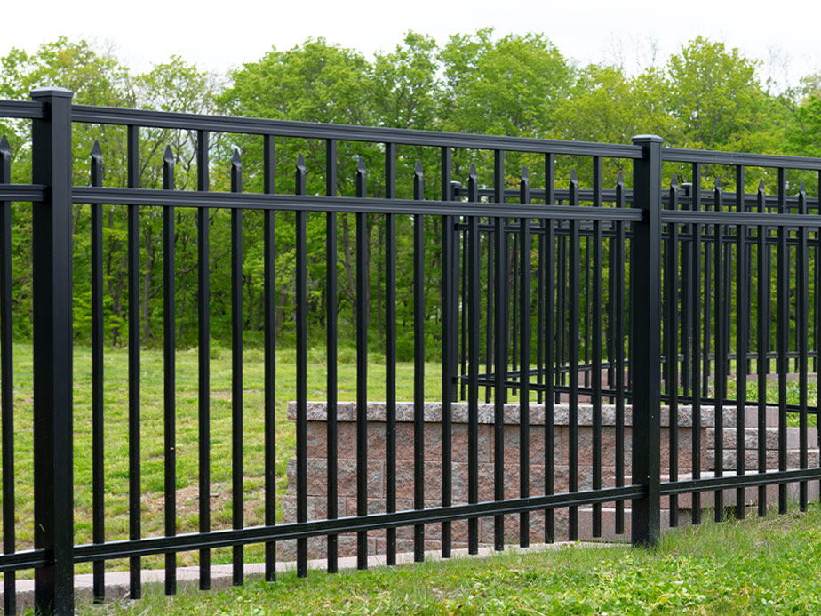 Residential aluminum fence company in the Middleborough MA area.