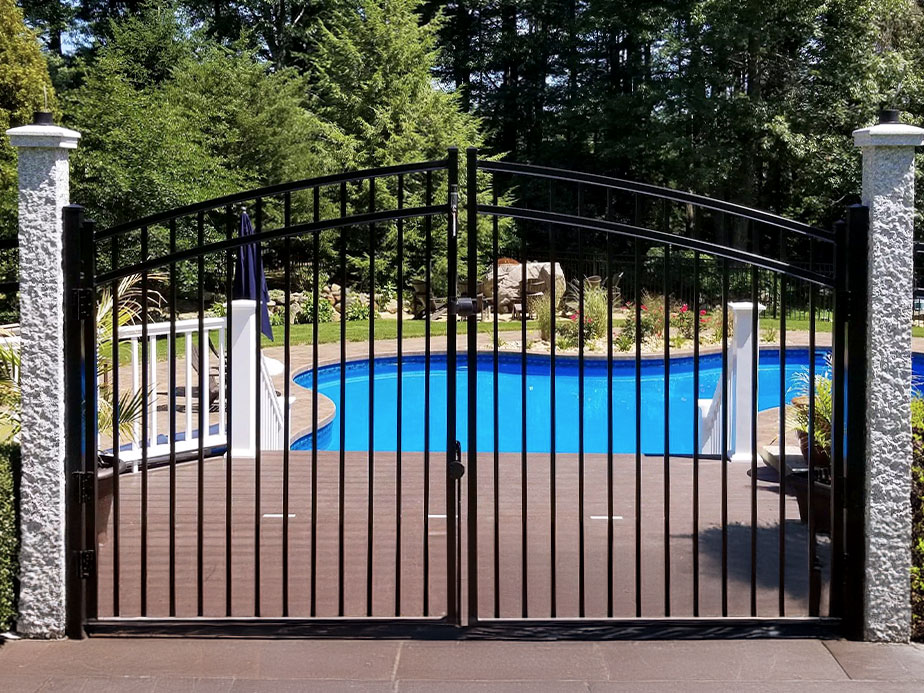 Estate gate and rock column contractor for fences in Middleborough MA