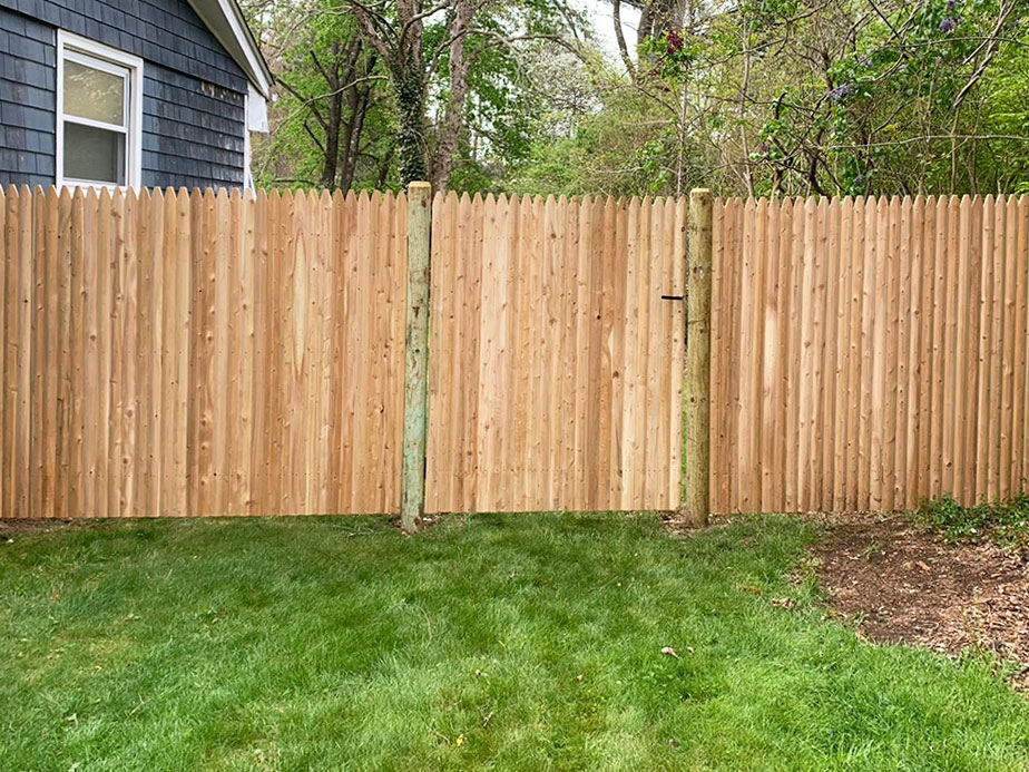 Lakeville Massachusetts wood privacy fencing